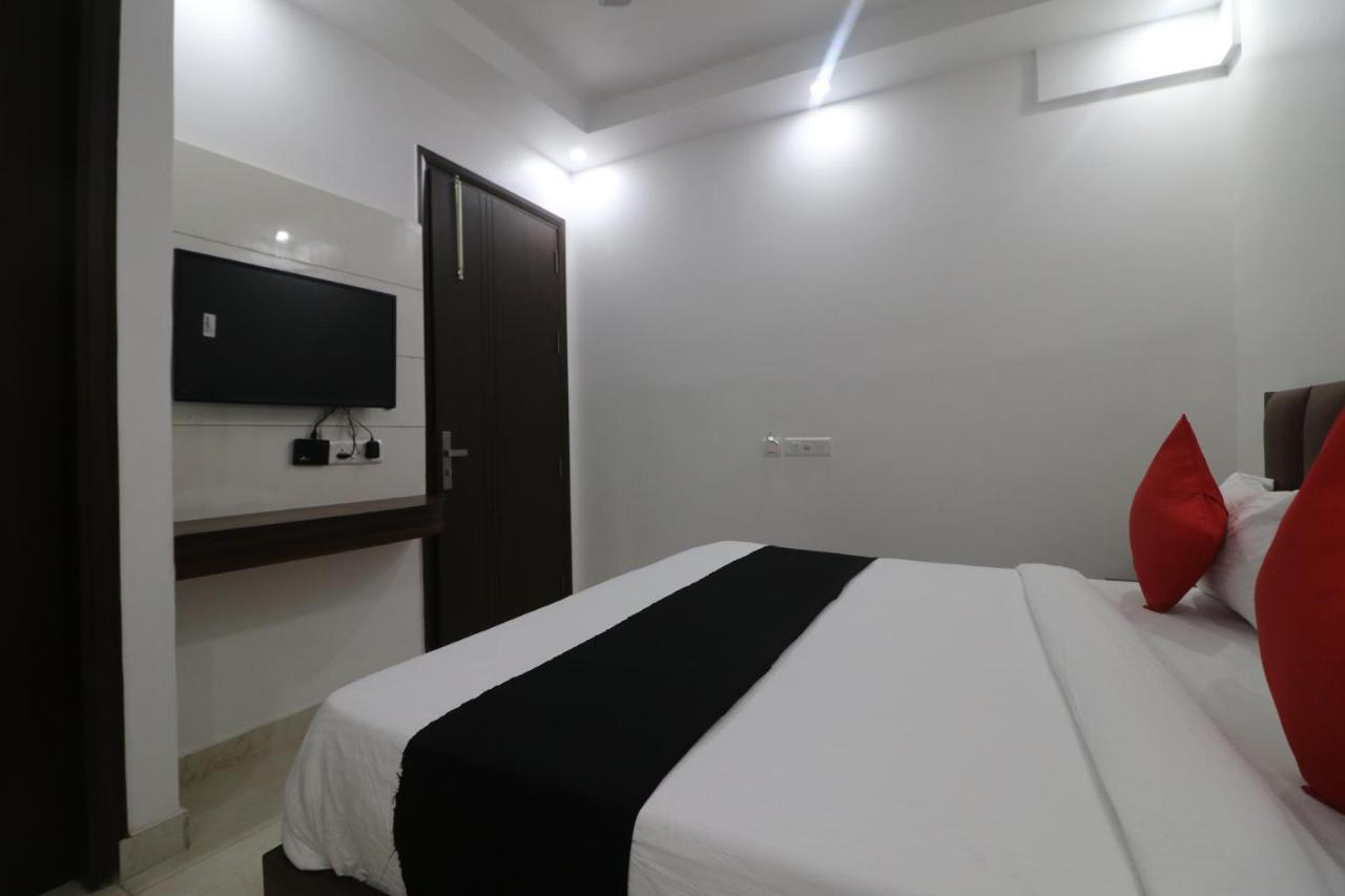 Hotel King Plaza Ню Делхи Екстериор снимка