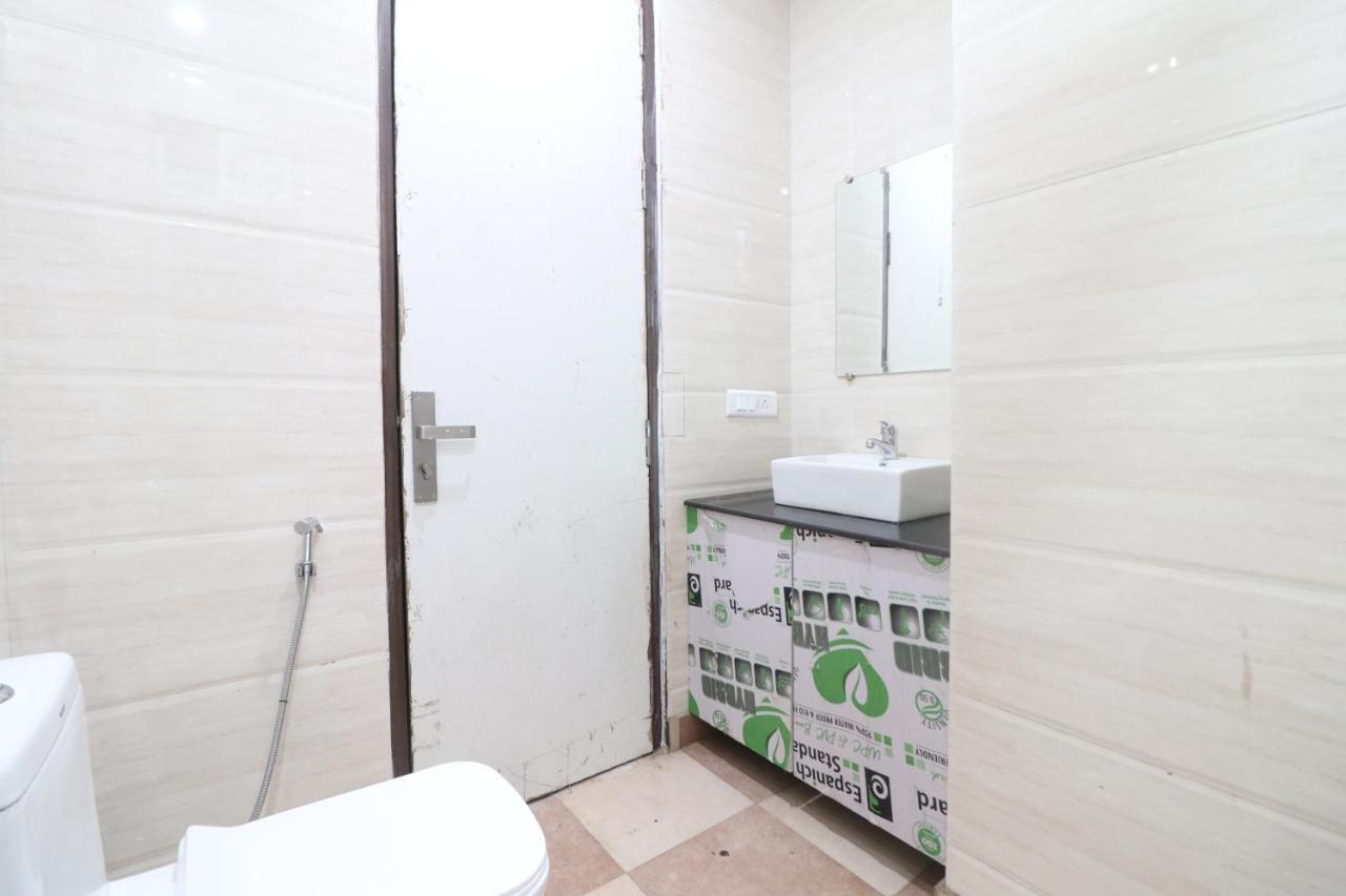 Hotel King Plaza Ню Делхи Екстериор снимка