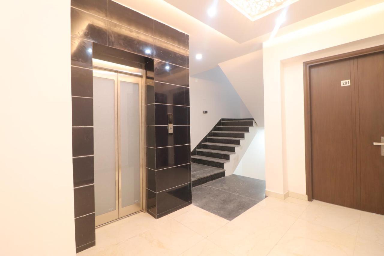 Hotel King Plaza Ню Делхи Екстериор снимка