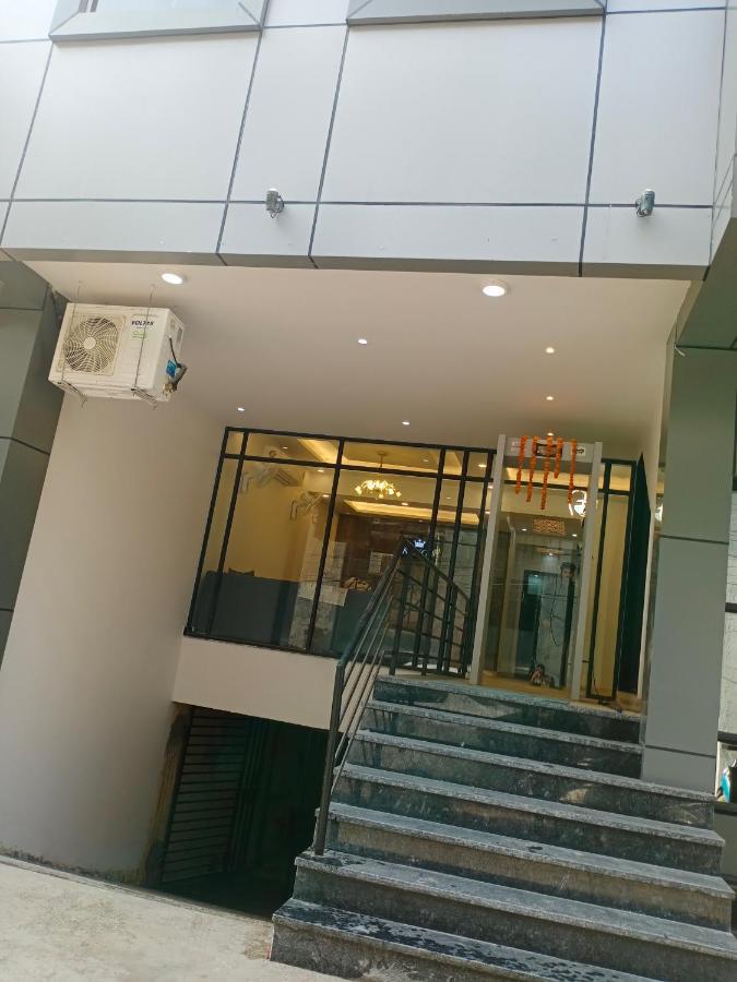 Hotel King Plaza Ню Делхи Екстериор снимка