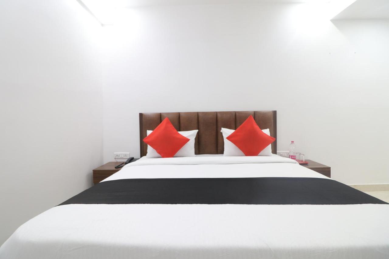 Hotel King Plaza Ню Делхи Екстериор снимка