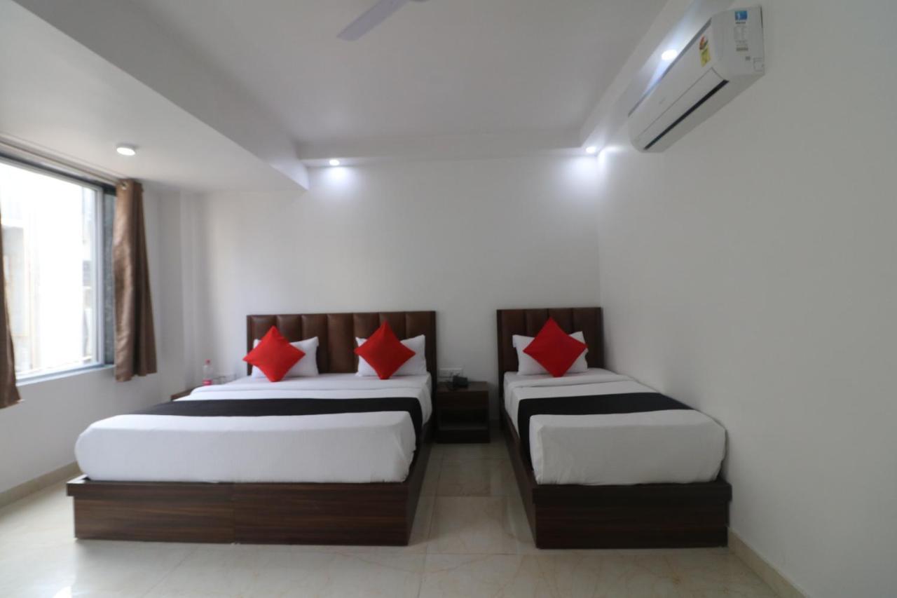 Hotel King Plaza Ню Делхи Екстериор снимка